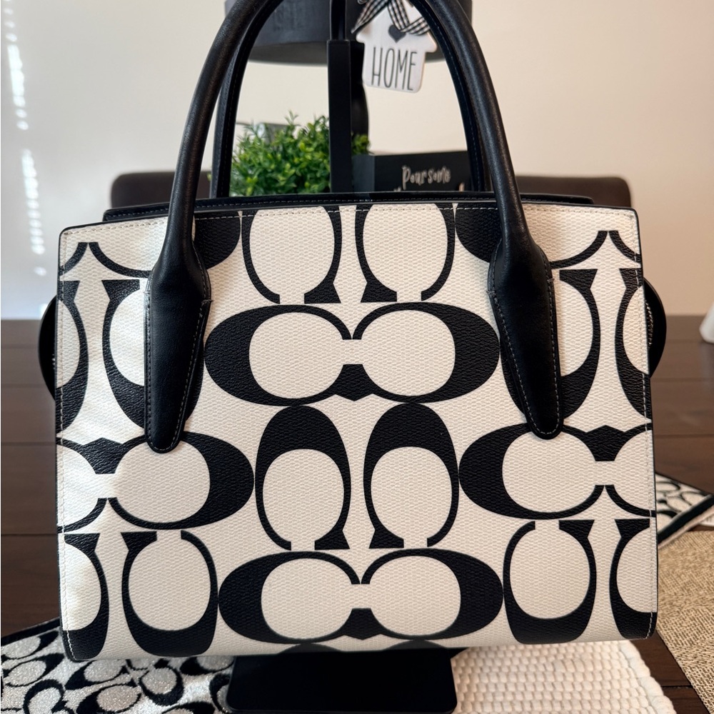 Coach Large Andrea Carryall Black/ White Satchel Bag (crossbody strap NOT inc) - Picture 2 of 10